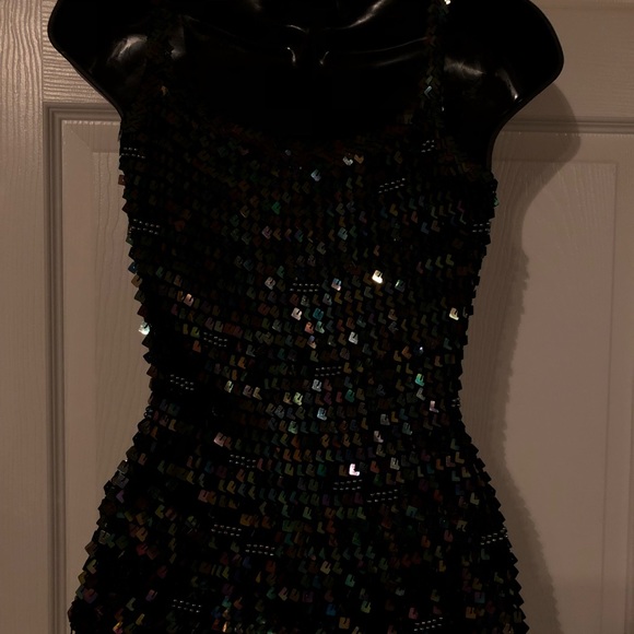 Top - Picture 2 of 3